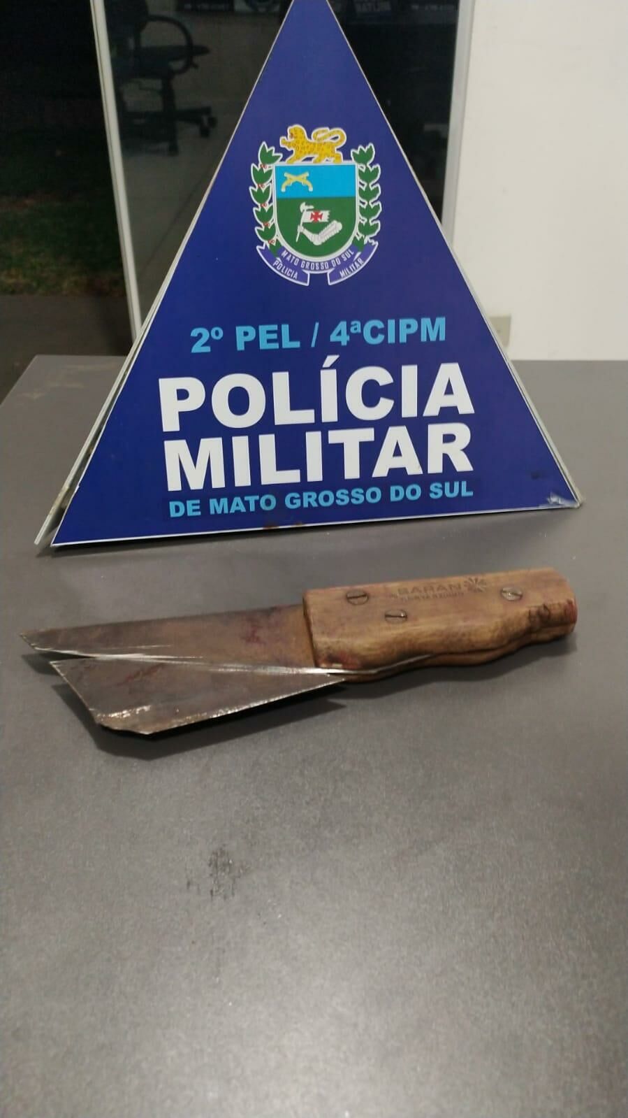 Imagem de compartilhamento para o artigo Dois jovens são esfaqueados por irmão em alojamento de trabalhadores em Costa Rica da MS Todo dia